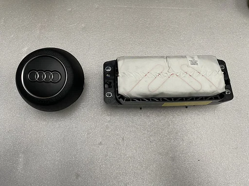 Audi A3 8Y 2020+ airbag set stuur airbag passagier airbag 8Y0.880.201.E 8Y0 880 201 E 8Y0880201E 8Y0.880.204.D 8Y0 880 204 D 8Y0880204D