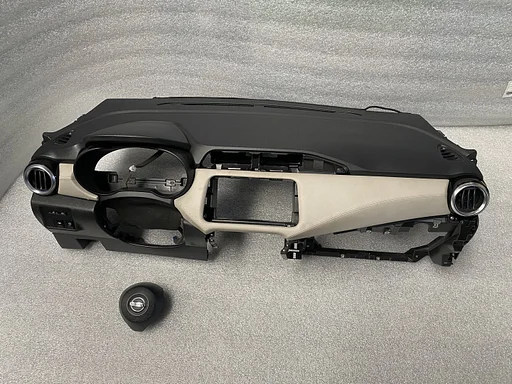Nissan Micra (K14) 2017+ dashboard + airbag set stuurairbag passagiersairbag gordelset dashboard 34231899E 635482200E