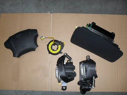 Hyundai Tucson airbag set model 2004-2010