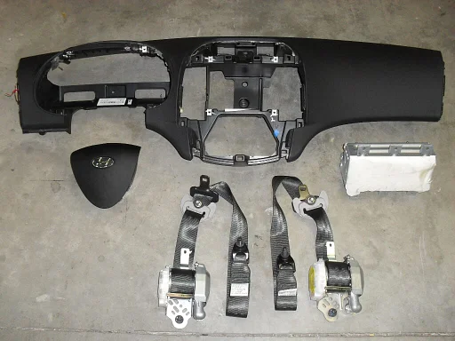 HYUNDAI I30 airbag dashboard gordels module  2007 - 2012    stuur airbag passagiers airbag