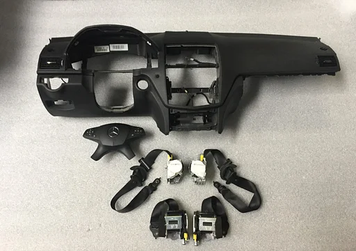 Mercedes W204 C-klasse 2008-2011 airbag set dashboard stuur airbag knie airbag passagiers airbag gordel spanners voor achter