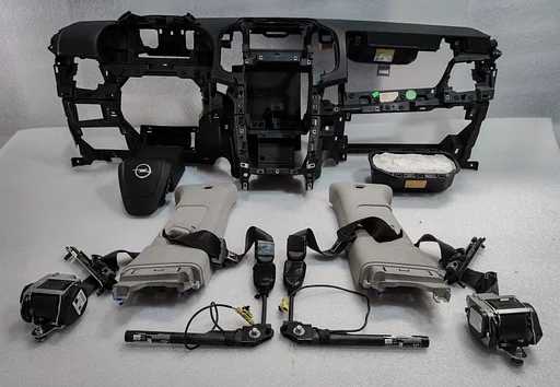Opel Zafira C model 2013-2016 dashboard + airbagset 13299780 f13394800 f13394803 20891012 13381058