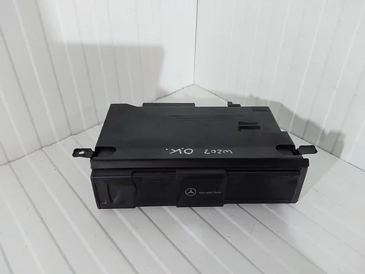 CD wisselaar Mercedes W203 2038200814