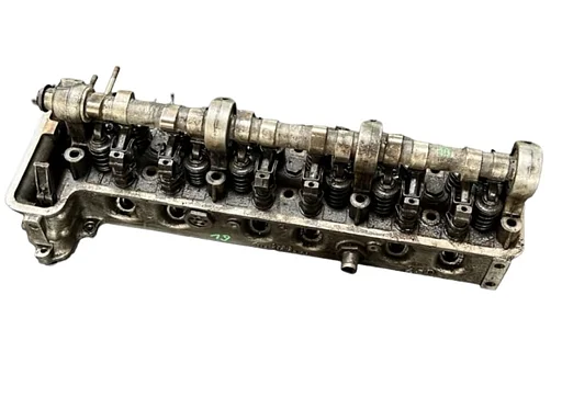 Cilinderkop Mercedes m114 250 voor w114 nummer 1140160301