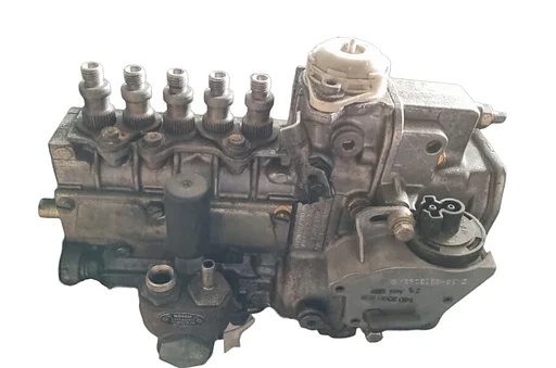 Brandstofpomp Mercedes om617 300 diesel 5 cilinder  6170704301