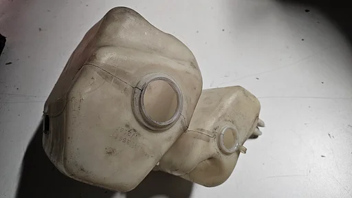 Ruiten sproeier resorvoir met koplamp reiniging BMW 3 serie E30 61671370777 1370777