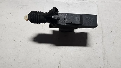 Deurslotmotor centrale vergrendeling actuator voorzijde BMW 5 / Z3  serie E28 E36 51268351284 8351284