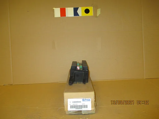 04868093AA  ZEKERINGEN / RELAIS KAST