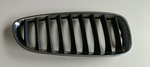 Nier Grille rechts met chroomraam en zwarte strepen BMW Z4 E89 40502055