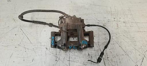 Remklauw links voor. BMW 1 / 3 / 4 serie F20 F21 F30 F31 F34 F32 F33 F36 6850649