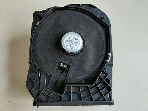 Central Bass speaker links BMW 1 / 2 / 3 / 4 serie F + LCi 65139210147 9210147