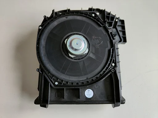 Central Bass speaker links BMW 5 serie F10 F11 + LCi 9195199