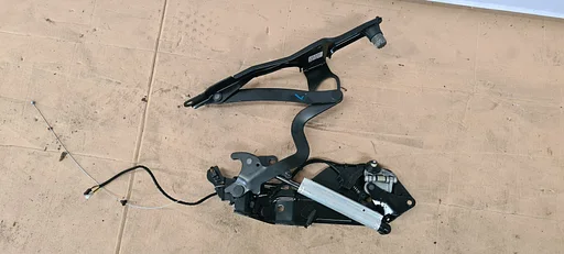 Cabriodak kap scharnier links BMW 1 serie E88 51127174773 7174773