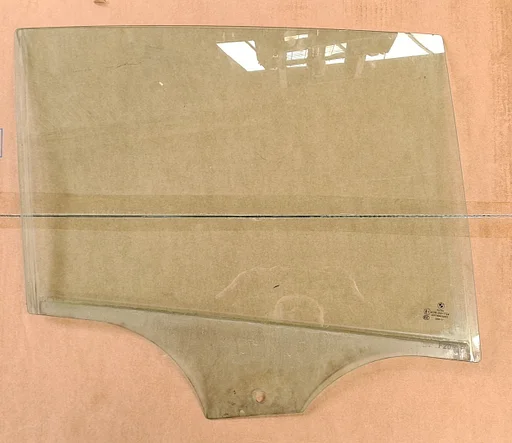 Zijruit raam achterdeur rechts BMW 1 serie F20 7242558