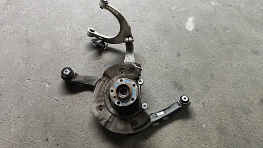 Fusee linksvoor met draagarmen Xdrive BMW 5 / 6 serie F10 F11 F06 F12 F13 31216777751