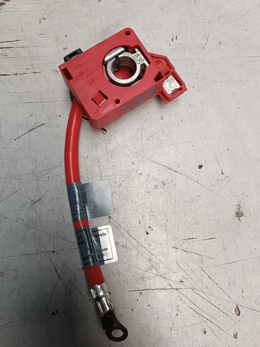 Kabelboom hoofdstroom pluskabel BMW 1 / 3 Serie E81 E87 E9x X1 E84  met ongeval sensor 61129130879 9130879 6988973 10304410