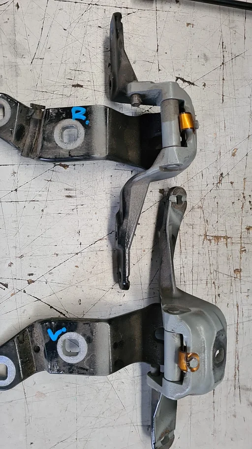 Achterklep scharnieren set bovenzijde BMW 5 serie F07 GT 41007233587 41007233588