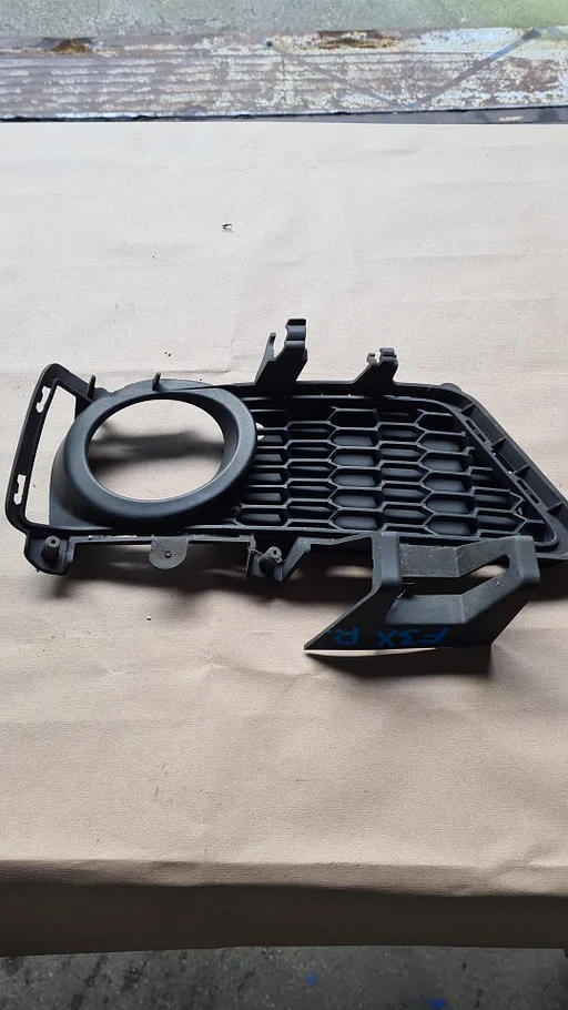 Bumper rooster mistlamp rechts BMW 3 serie F30 F31 51118062632 8062632