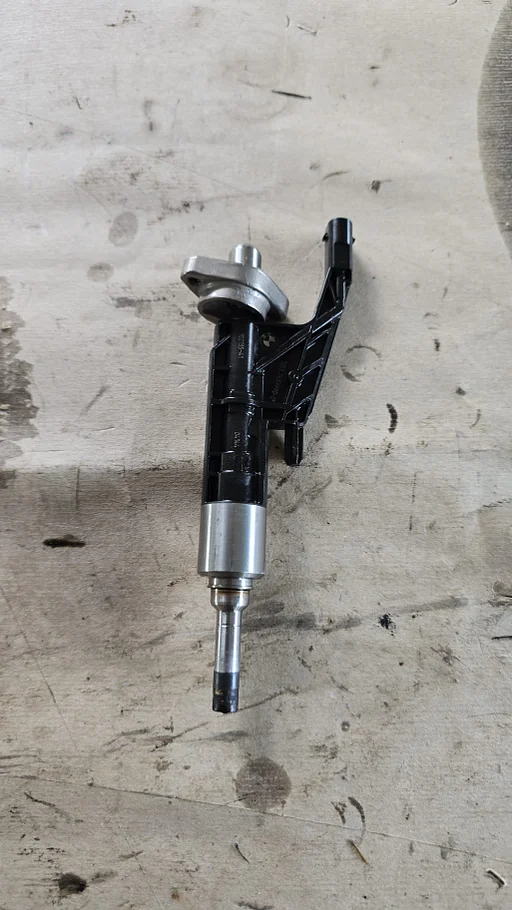Injector BMW benzine injectie (per stuk)  Motorcode B48X Bosch 0261500484 16111120813 1120813