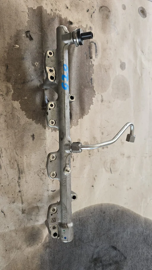 Injectie rail brandstof gallerij BMW 1 / 2 / 3 / 4 / 5 / 6 / 7 X1 X2 X3 serie F en G 13537639979 7639979