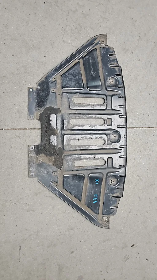 Bodemplaat onderplaat voorzijde metaal  BMW X1 E84 51752993606 2993606