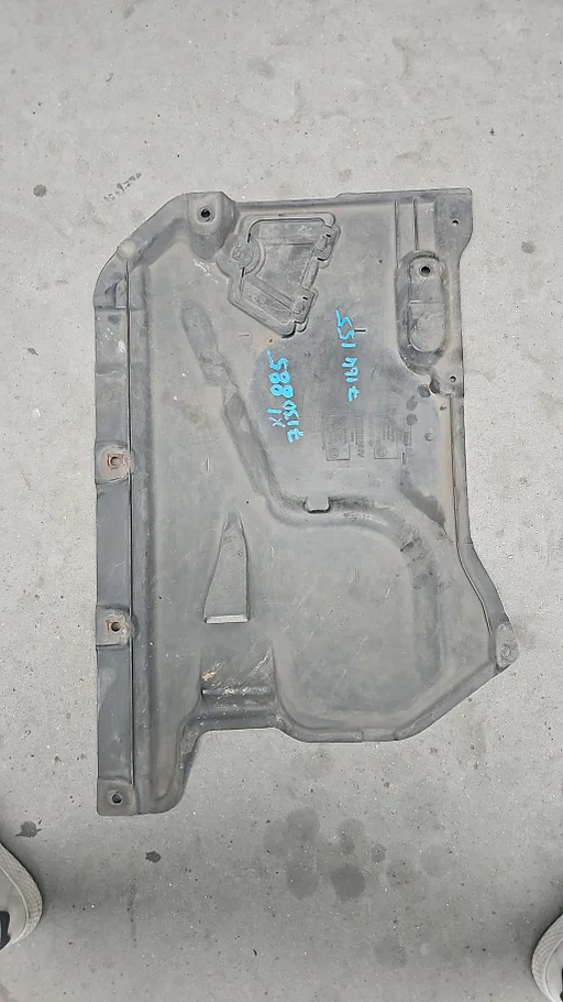 Bodemplaat onderplaat midden kunstof BMW 3 serie E9x iX modellen X1 E84 5175713088557130885