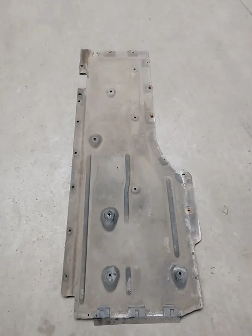 Bodemplaat onderplaat links lang kunstof BMW 3 / X1 serie E90 E91 + LCi E84 51757059391 7059391