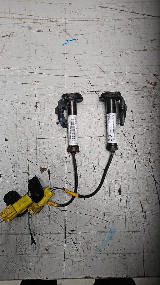 Slot actuator motorkap passief links en rechts BMW 5 / 6 / 7 serie 51237259691 51237259692
