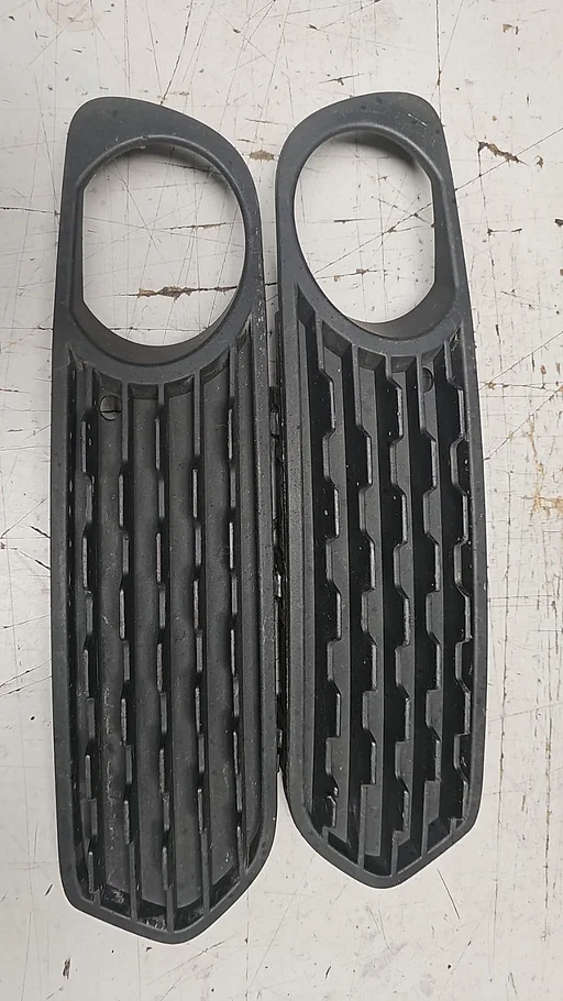Bumper rooster mistlamp set  gesloten BMW 1 serie F20 F21 1' F20 51117245869 51117245870 