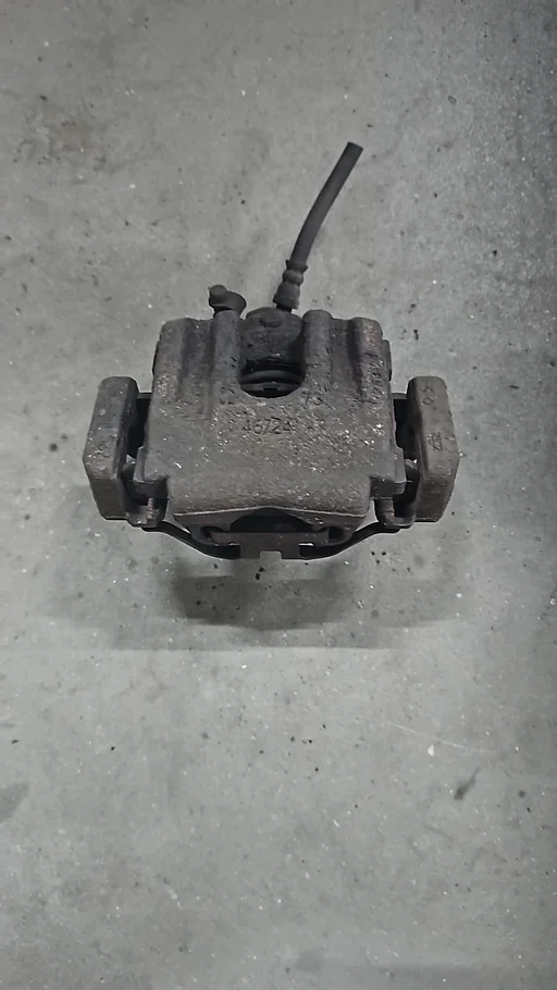 Remklauw remzadel links achter BMW 5 serie E61 + LCi 34216765911 6765911