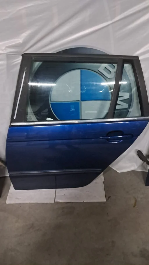 Deur Portier links achter BMW 3 serie E46 Touring Mysticblau met. A07 41527034155 7034155