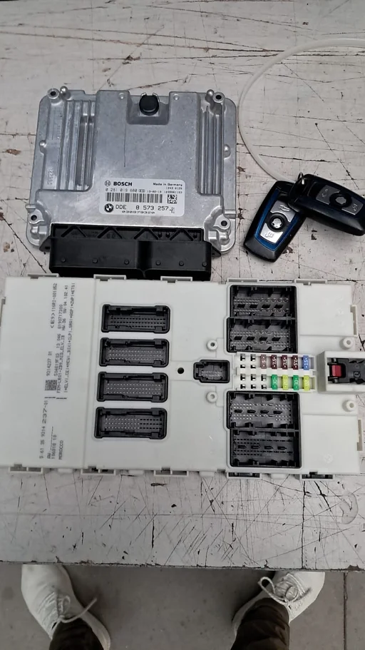 Startset ECU + CAS BMW N47D20C 3 Serie F30 13618573257 8573257
