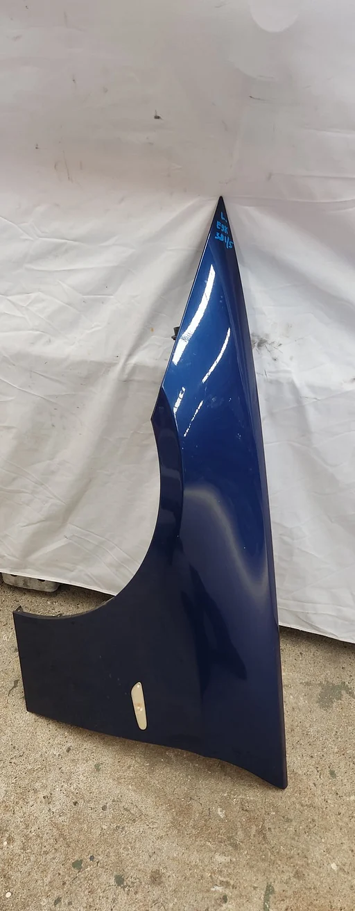 Voorscherm Spatbord linksvoor BMW 3 Serie E90 E91 41357135679 7135679