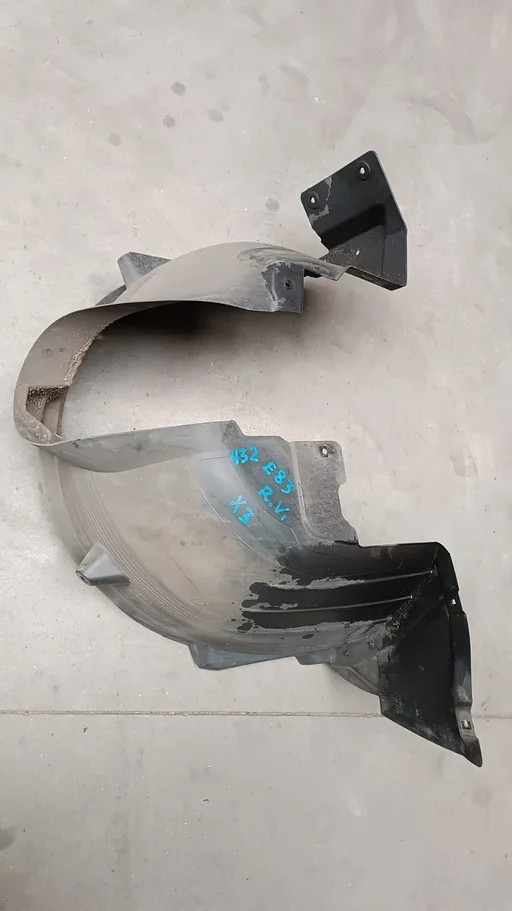 Binnenscherm Wielkuip Modderkuip voorzijde rechts BMW X3 serie E83 + LCi 51713420432 3420432