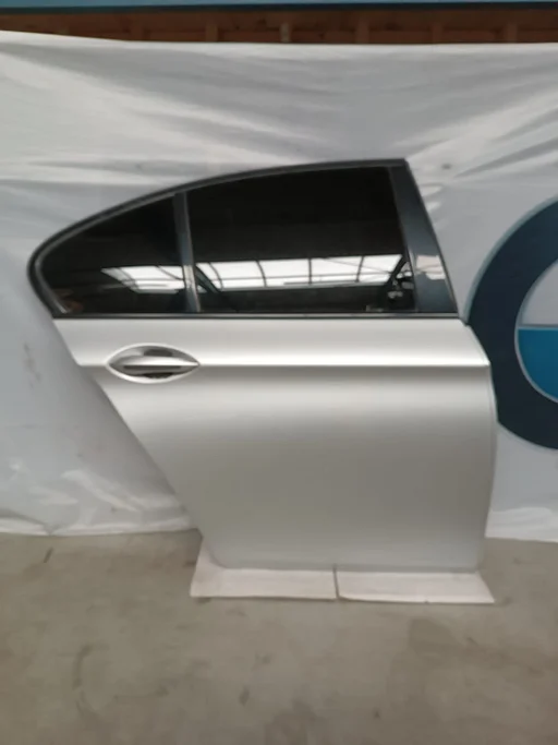 Rechts achter deur portier BMW 5 serie  F10  F18  Titansilver 354 41009628756 9628756