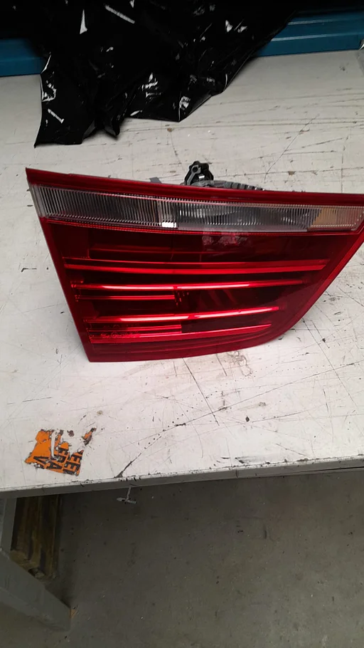 Achterlicht op klep links binnenzijde zonder LED BMW X3 serie F25 63217217309 7217309