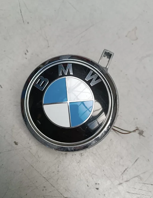 Achterklepbediening met embleem BMW 1 serie E87 E81 51247207933 7207933 51247200938 7200938