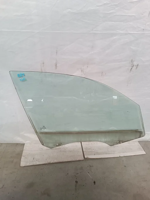 Zijruit raam voordeur rechts BMW 1 serie E87 51337067792 7067792