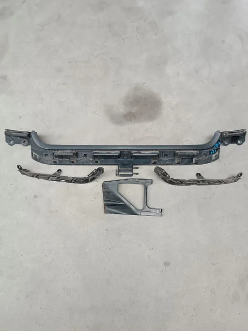 Achterbumper montageplaat set BMW 1 serie E81 E87 + LCi 51127058521 7058521 51127058517 7058517 51127058518 7058518 51127183873 7183873