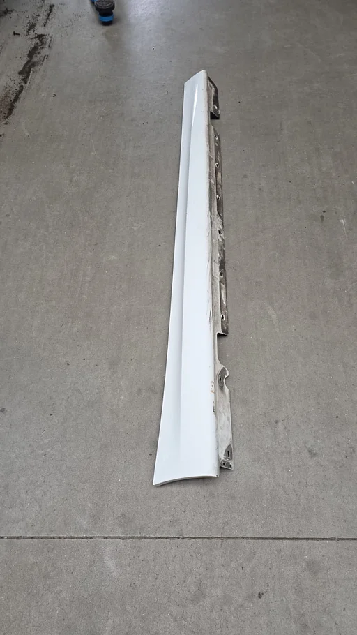 M sideskirt zijskirts dorpellijst rechts BMW 3 serie E90 E91 LCI Spacegrau / Alpinweiss 51777202654 7202654