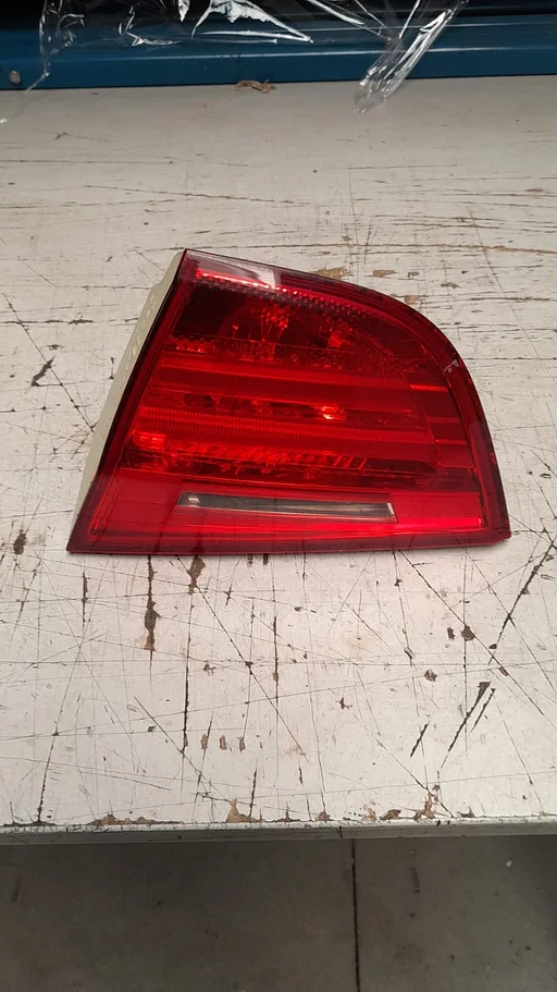 Achterlicht op achterklep rechts BMW 3 Serie E90 LCI 63214871734 4871734 63217289428 7289428 63217154156 7154156