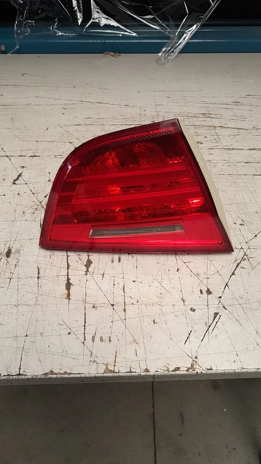 Achterlicht op achterklep links BMW 3 Serie E90 LCI 63214871733 4871733 63217289427 7289427 63217154155 7154155