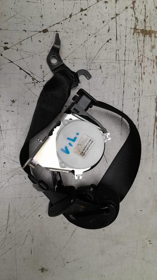 Gordel bovengordel links voorzijde BMW 1 / 3 serie E87 E90 E91 + LCi 72119117219 9117219 33059848 72117234767 7234767 34073018