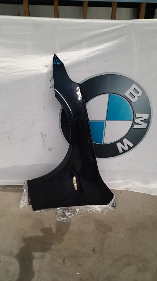 Voorscherm Spatbord links BMW 5 Serie E60 E61 + LCI Monacoblau met. A35 41357111429 7111429 41357111373 7111373