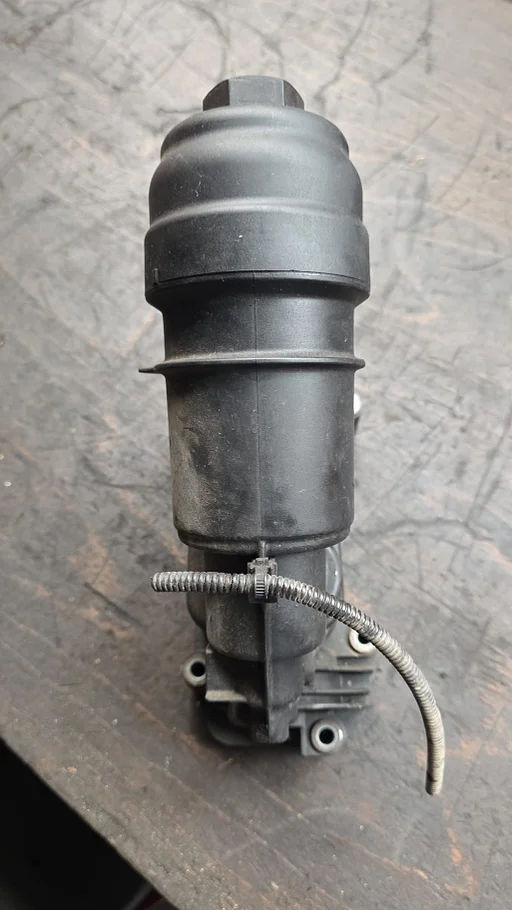 Oliefilterhuis N57 BMW 3 / 5 / 7 / X5 / X6 serie E7x E9x F01 F02 F1x 11427800066 7800066