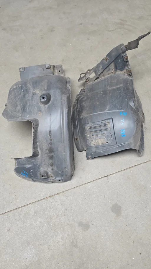 Binnenscherm Wielkuip Modderkuip voorzijde links BMW 1 serie E82 51717207649 7207649 51118055017 8055017