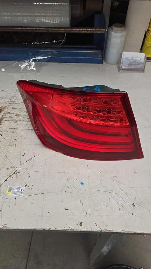 Achterlicht links op scherm BMW 5 Serie F10 63217203229 7203229 63217306161 7306161