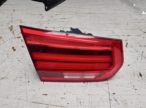 Achterlicht links binnen op klep BMW 3 Serie F30 F31 F80 LCi 63217369119 7369119