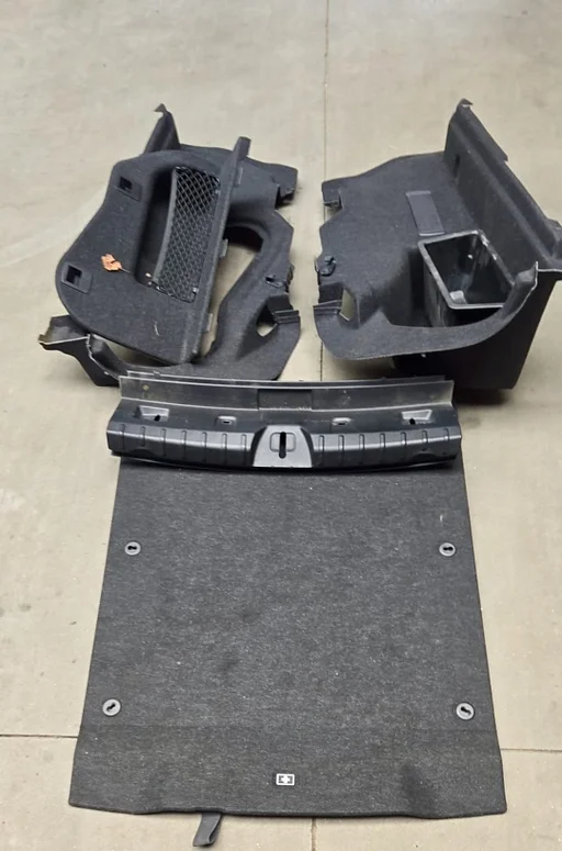 Bekleding set kofferbak bagageruimte antraciet / zwart BMW 3 serie F30 LCI 330e hybride