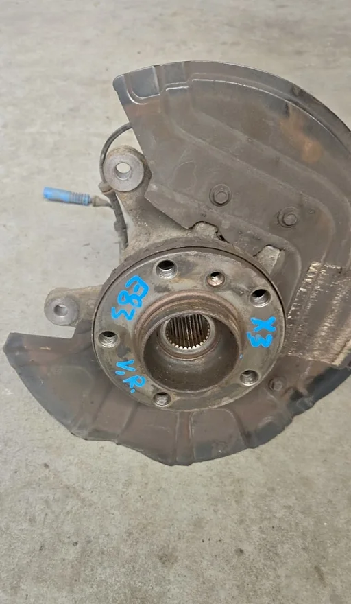 Fusee met draagarm rechtsvoor BMW X3 serie E83 + LCI 31213412020 3412020 3412024